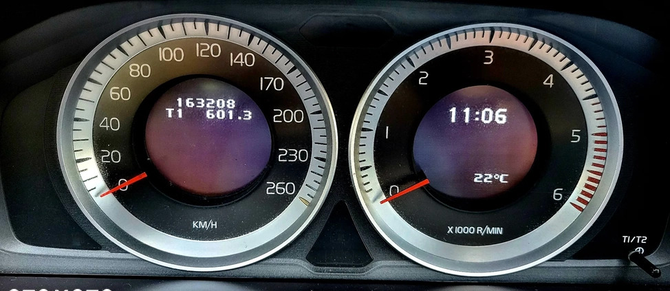 Volvo XC 60 cena 75000 przebieg: 163200, rok produkcji 2012 z Gdynia małe 232